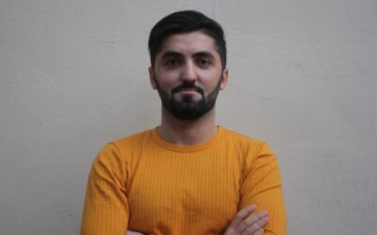 Jurnalist çəkdiyi videoya görə polisə çağırıldığını deyir