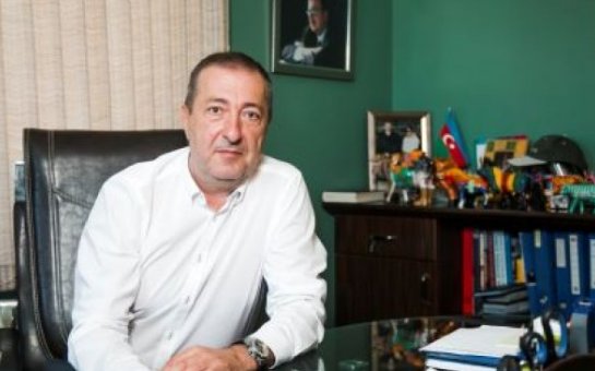 İctimai Şuranın sədri ticarət obyekti tikdirir