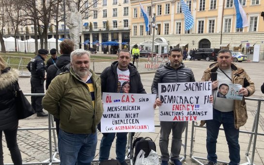 Mühacirlər Münhendə İlham Əliyevə etiraz etdilər