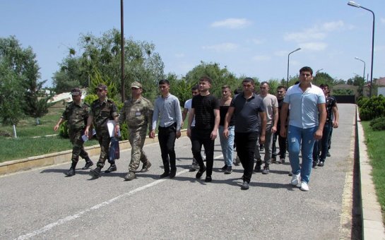 Hərbi vəzifəlilər təlimə çağırılır