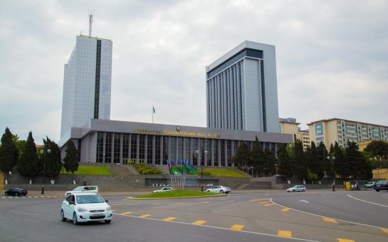 Ölkəyə gətirilən telefon üçün qeydiyyat rüsumu azaldılır