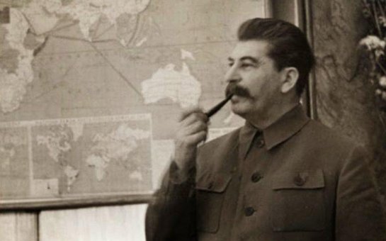 Stalin bir hərf səhvinə görə bütün redaksiyanı güllələtdirdi