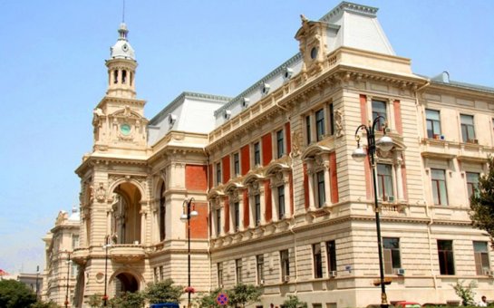 Bakıda icra başçılarına qanunsuz tikililərlə bağlı ciddi xəbərdarlıq edilib: Eldar Əzizov üçün son il