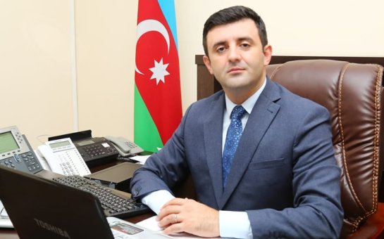 Təhsil idarəsinin müdiri qəbuluna gələn qazini cərimələtdirdi